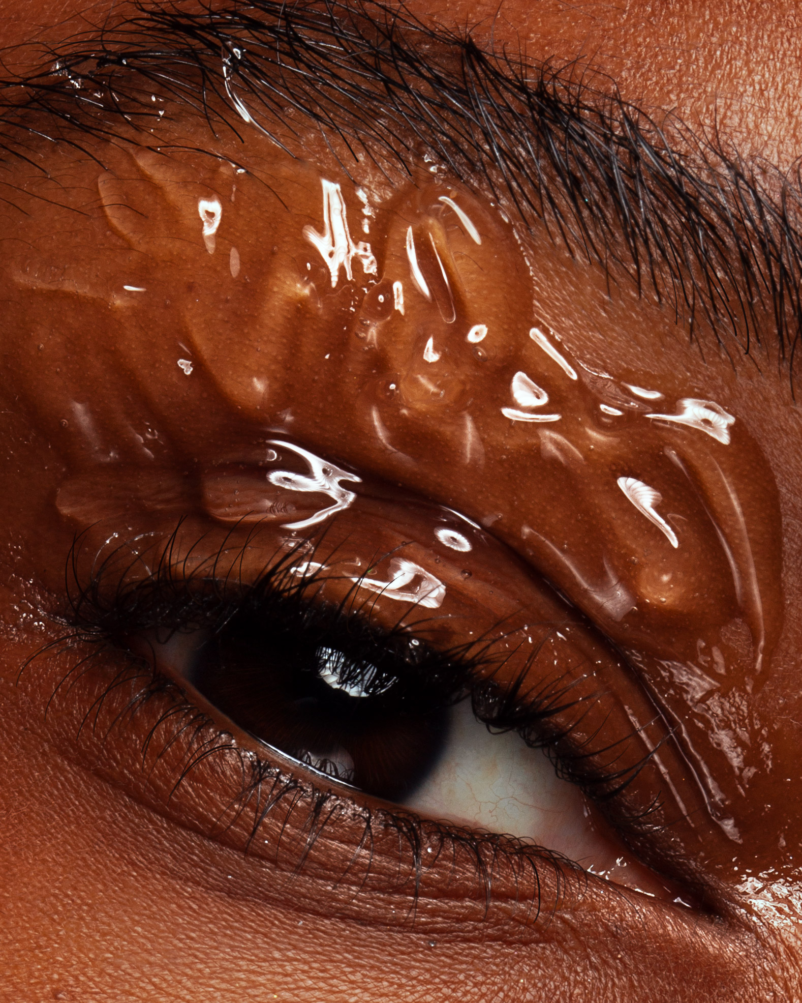 Glossy eye macro